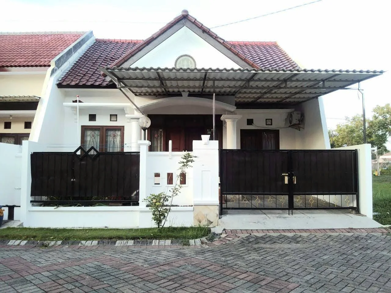 Rumah Siap Huni Strategis di Graha Sampurna Indah, Wiyung, Surabaya Barat