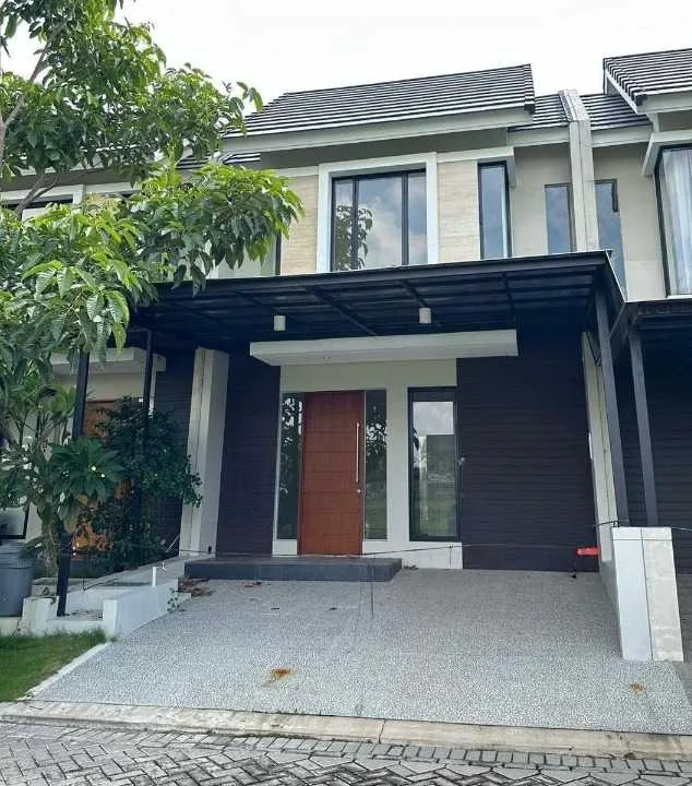 Disewakan Rumah Siap Huni di Northwest Hill Citraland Surabaya Barat - Image 1