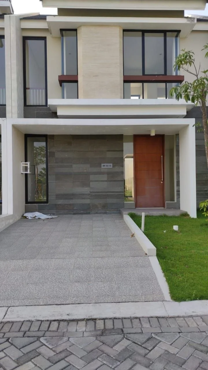 Dijual Rumah Siap Huni di Northwest Lake Citraland Surabaya Barat
