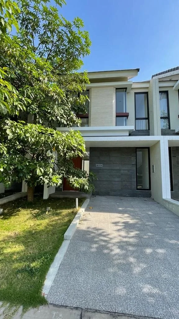 Dijual Rumah 2 Lantai Siap Huni di Northwest Lake Citraland Surabaya Barat