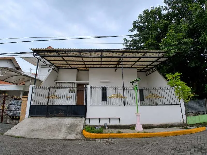 DIJUAL Rumah Kost 8 Kamar Dekat UBAYA & Kawasan Industri Rungkut, Surabaya Timur