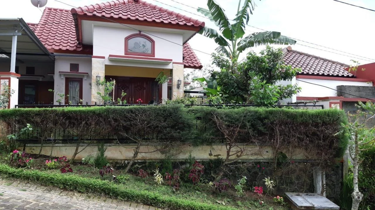 Dijual Rumah Murah View Pegunungan & Kota Perum di Karangploso, Batu Malang