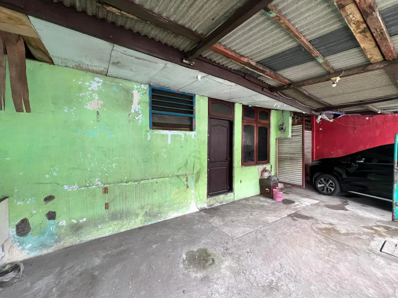 Dijual/Disewakan Rumah Nyaman 3 BR Kawasan Hunian Strategis Darmo Indah Sari, Surabaya Barat - Thumbnail 2