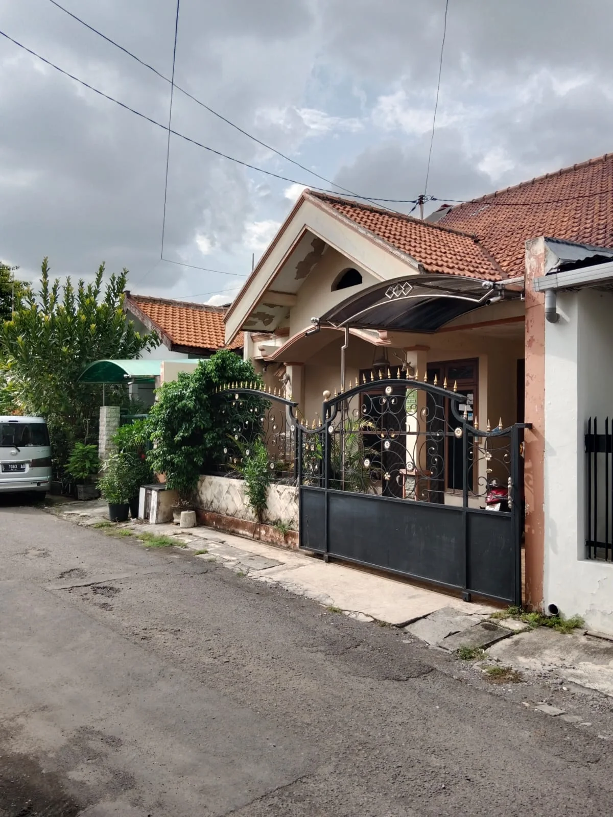 DIJUAL Rumah 2 Lantai Siap Huni, Kawasan Pusat Kota, Pucang Anom, Surabaya Pusat
