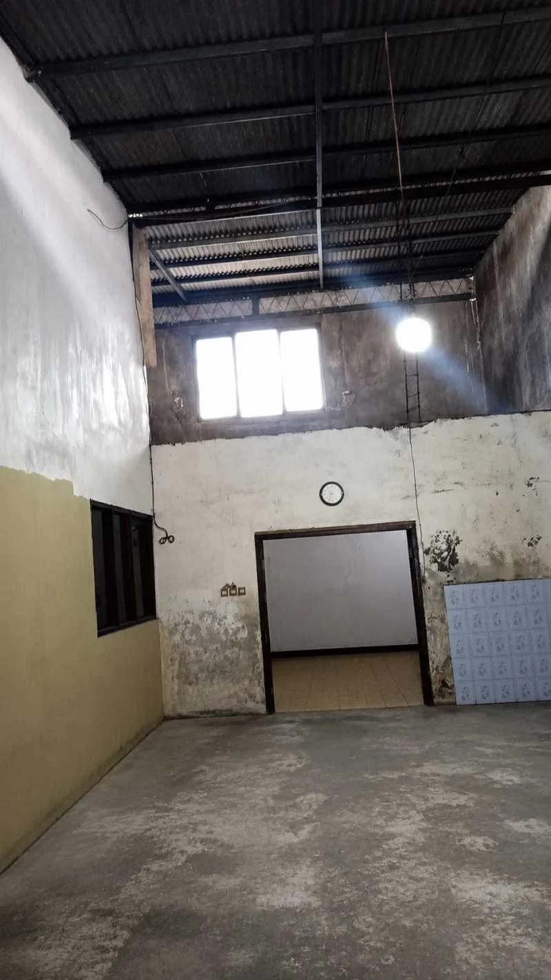 Dijual Rumah Siap Huni Dekat Pakuwon Mall di Candi Lontar, Surabaya Barat - Thumbnail 2