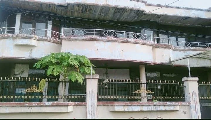Dijual Rumah 2 Lantai Lokasi Super Strategis di Wisma Bungurasih, Waru, Sidoarjo - Image 1