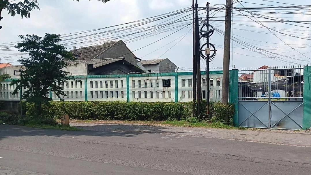 Jual Murah Lelang Tanah Bangunan Lokasi Strategis Nol Jalan Jambangan Surabaya Selatan - Image 1