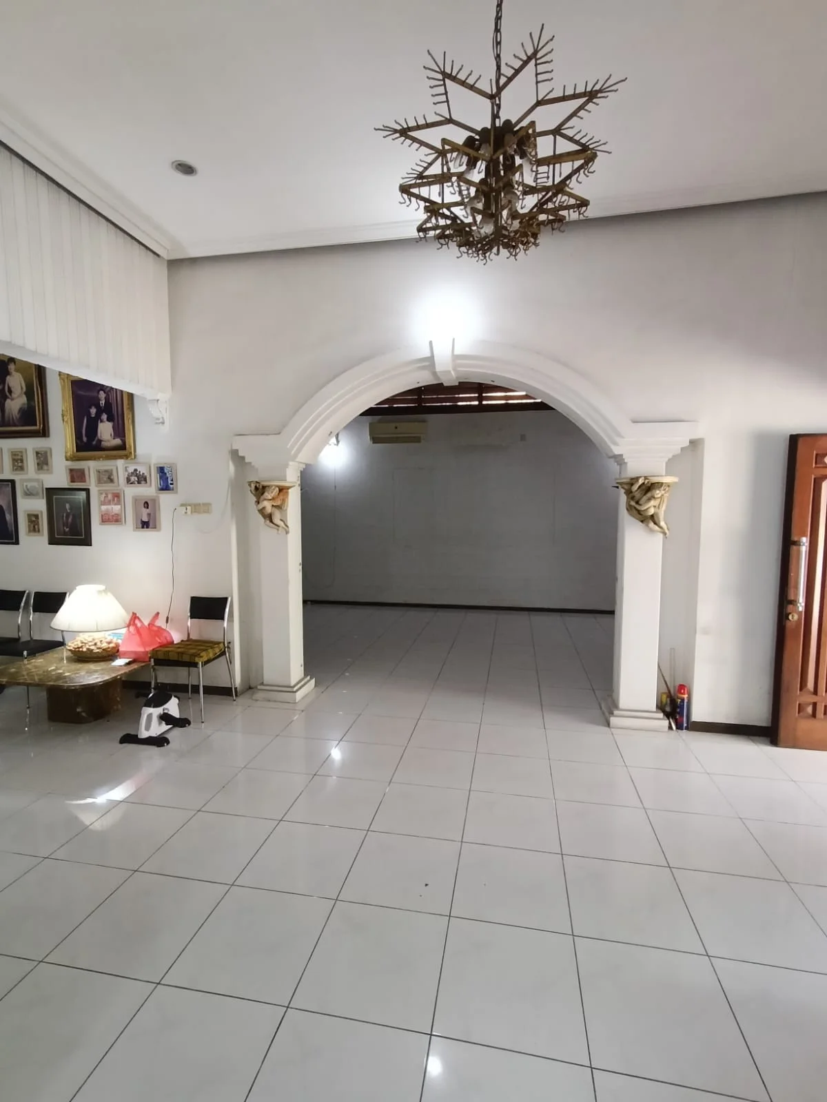 Disewakan Rumah Luas Komersial di Kawasan Polisi Istimewa, Tegalsari, Surabaya Pusat - Thumbnail 3
