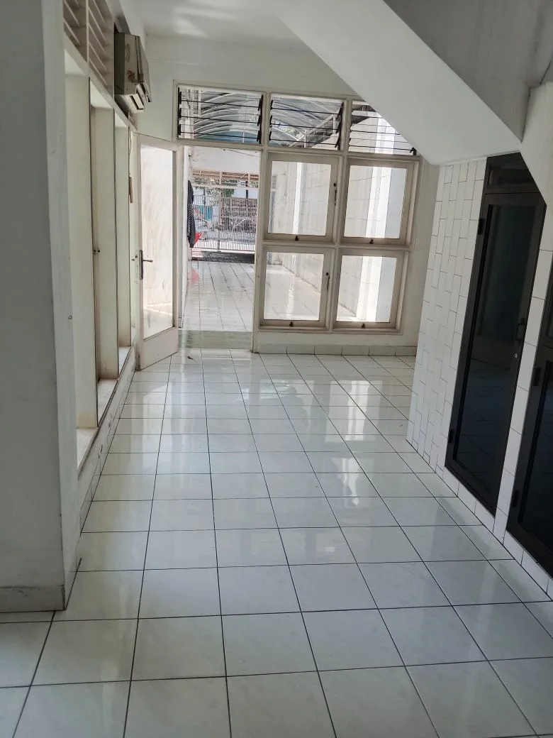 Dijual Rumah Nyaman di Jalan Telasih Surabaya Pusat - Thumbnail 3