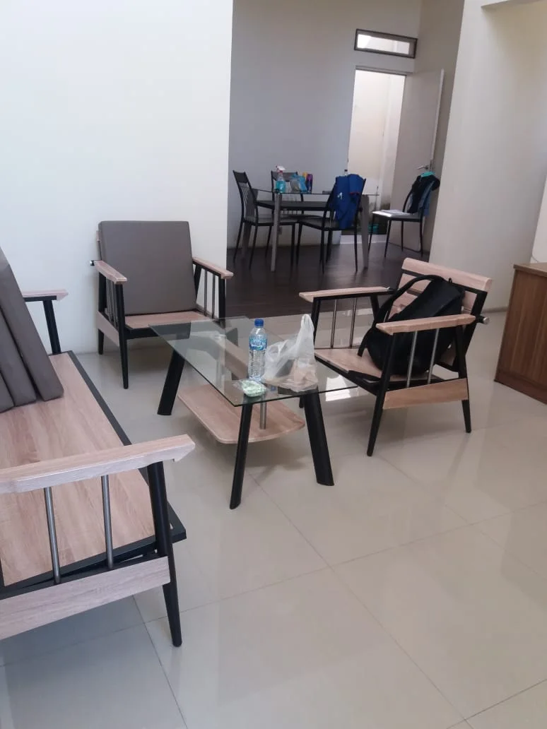 Dijual Rumah Mewah 2 Lantai di Puri Surya Jaya Sidoarjo - Thumbnail 3