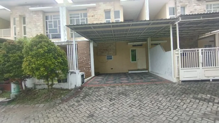 Dijual Rumah Mewah 2 Lantai di Puri Surya Jaya Sidoarjo