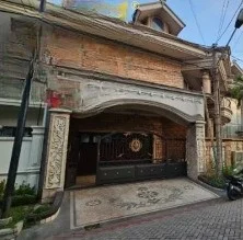 Dijual Rumah Mewah 3 Lantai di Kawasan Eksklusif Perumahan Araya Surabaya Timur