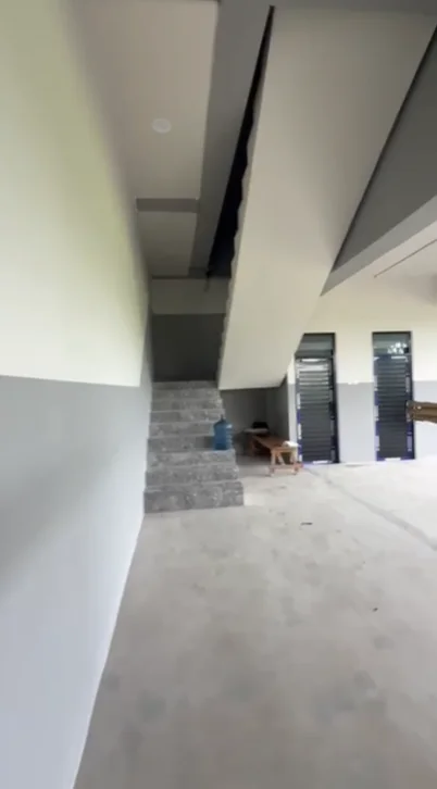 Dijual/Disewakan Gedung Luas Siap Huni di Wilayah Raya Jelidro Surabaya Barat - Thumbnail 4