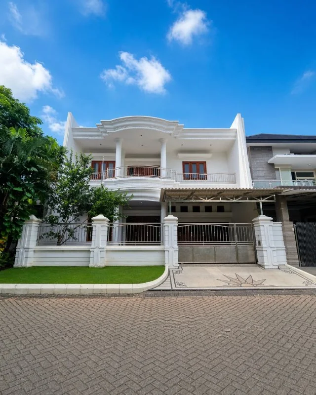 Dijual Rumah Strategis Siap Huni Villa Royal Pakuwon City Surabaya Timur - Image 1