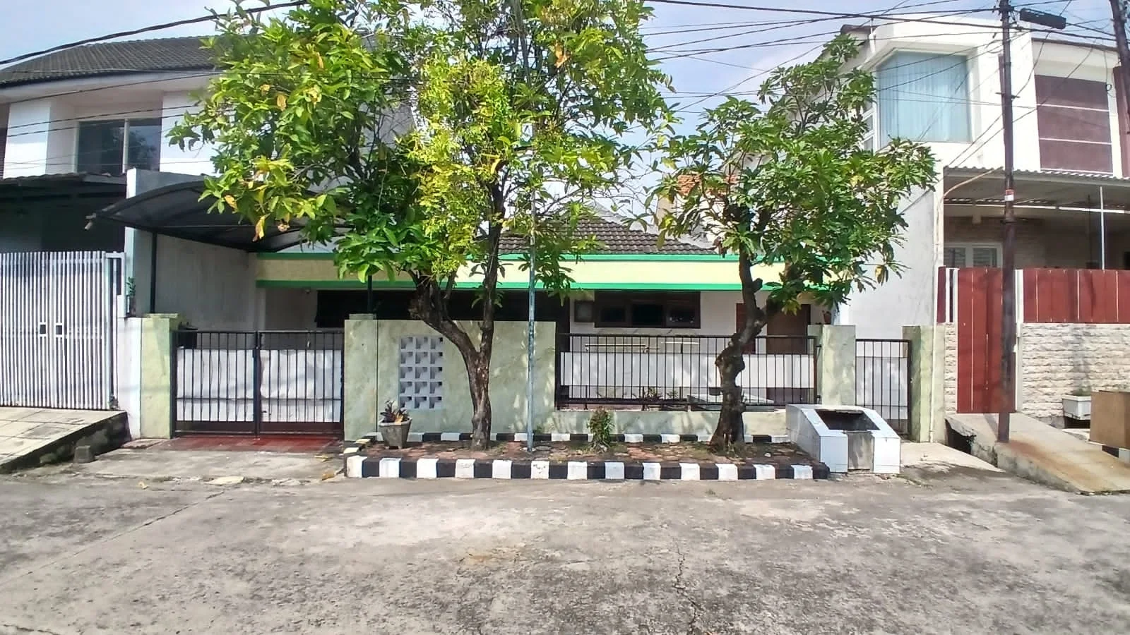 Dijual Rumah Besar dan Strategis di Rungkut Menanggal Surabaya Timur - Thumbnail 3