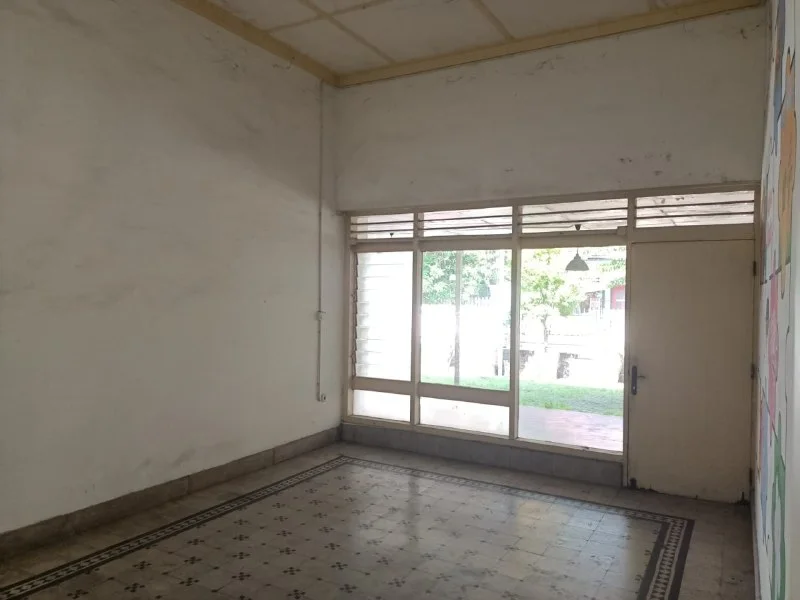 Disewakan Rumah Luas Siap Huni di Dr Wahidin Surabaya Pusat - Thumbnail 9