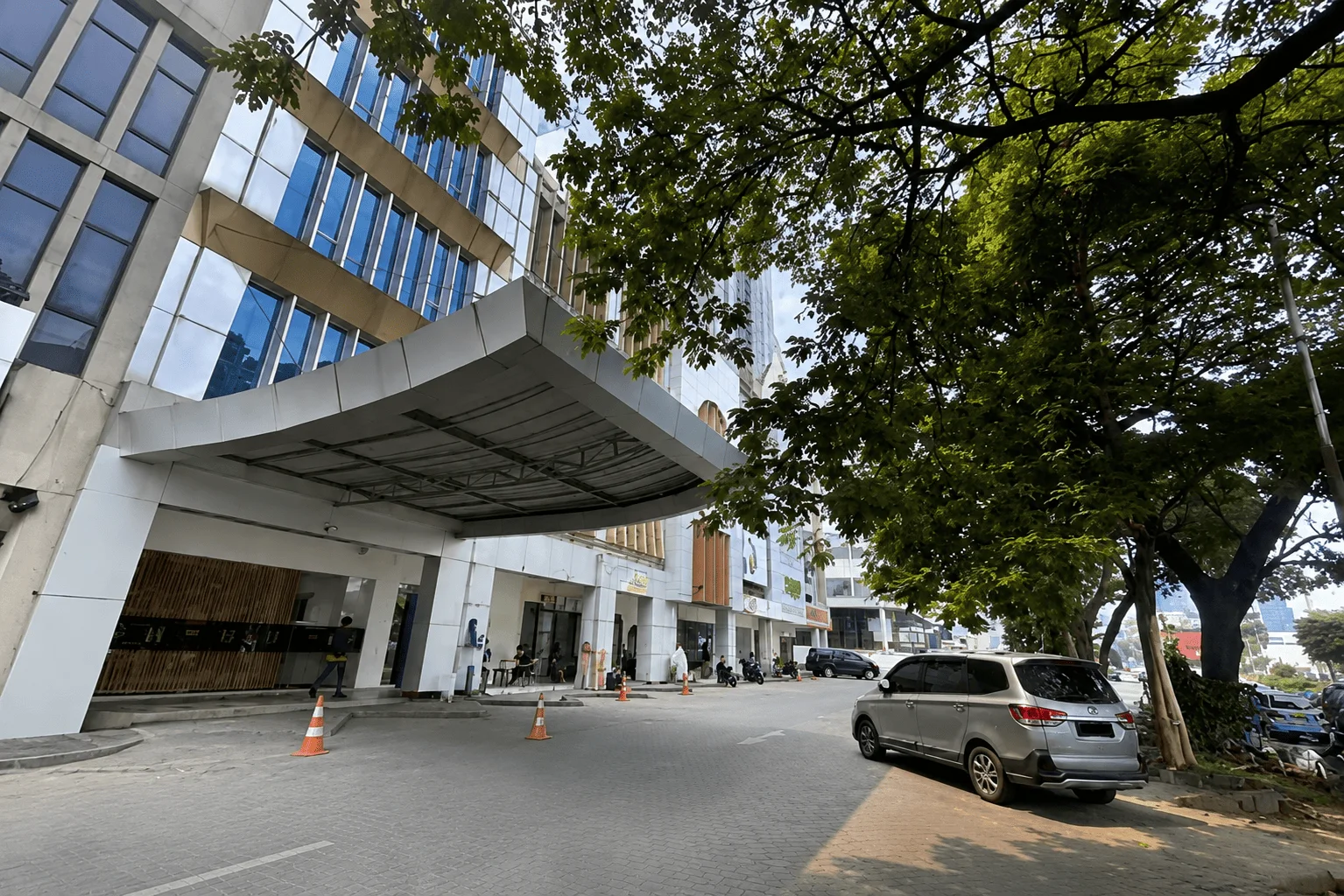 Dijual Apartemen Adhiwangsa Siap Huni, Kondominium Golf View Eksklusif di Bukit Darmo Golf Surabaya Barat - Thumbnail 17