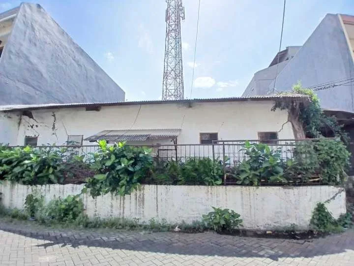Dijual Rumah Hitung Tanah Strategis di Kawasan Ploso Timur Surabaya Timur - Image 1