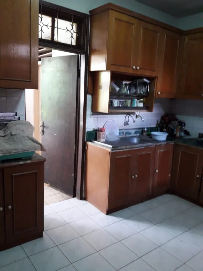 Dijual Rumah Lokasi Strategis Siap Huni di Wilayah Darmo Harapan Surabaya Barat - Thumbnail 4