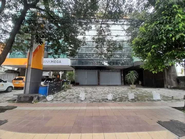 Disewakan Ruko 4 Lantai Strategis Cocok Untuk Usaha di Wilayah Yos Sudarso Surabaya Pusat - Thumbnail 2