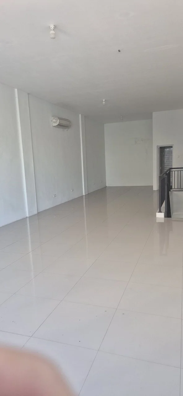 Disewakan Ruko 3 Lantai Hook Siap Huni Cocok Untuk Usaha di Kawasan Darmo Park Surabaya Barat - Thumbnail 6