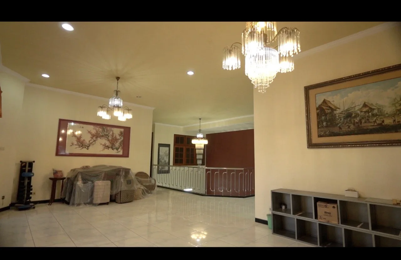 Disewakan Rumah Komersial Area 2 Lantai Siap Huni di Wilayah Raya Darmo Permai Surabaya Barat - Thumbnail 3