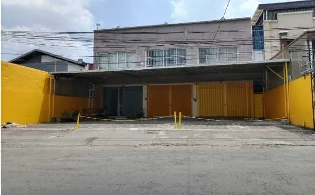 Disewakan Gudang dan Ruko Strategis Cocok Untuk Usaha di Jalan Raya Kuwukan Surabaya Barat - Image 1