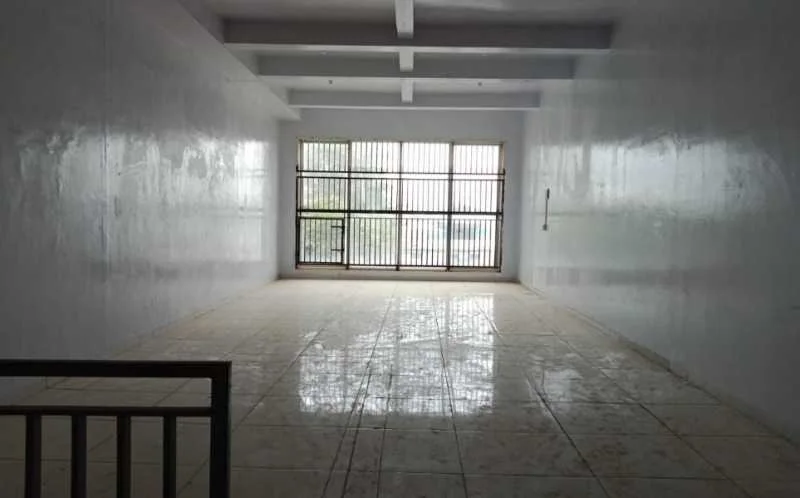 Disewakan Gudang dan Ruko Strategis Cocok Untuk Usaha di Jalan Raya Kuwukan Surabaya Barat - Thumbnail 5
