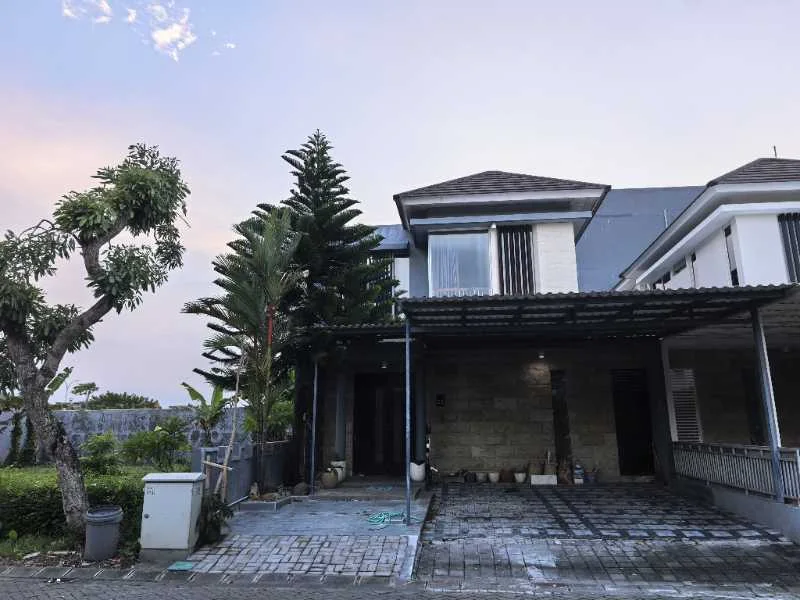 Dijual Rumah Cantik Full Furnished di Cluster Greenhill, Citraland Utara Surabaya Barat - Image 1