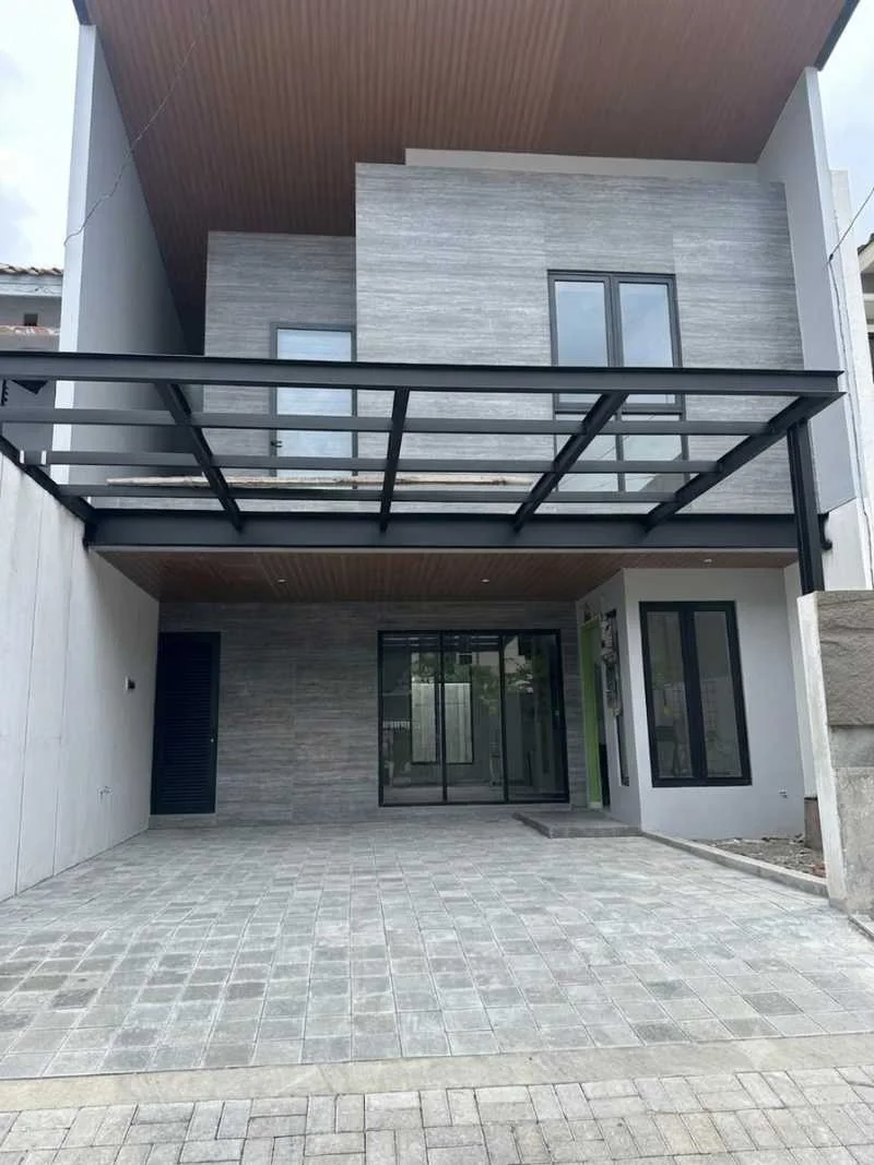 Dijual Rumah Baru Minimalis Dharmahusada Mas Surabaya – 2,5 Lantai dengan Spesifikasi Mewah & Carport 2 Mobil