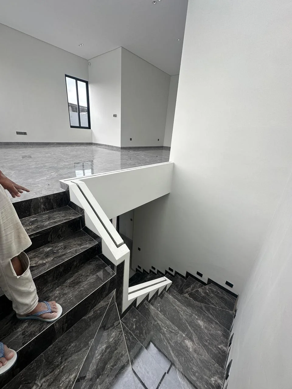 Dijual Rumah Baru Minimalis Mewah di Dharmahusada Mas Surabaya Timur - Thumbnail 8