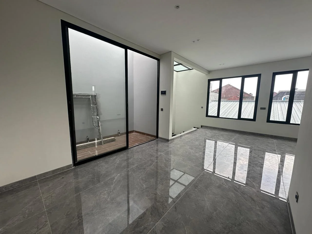Dijual Rumah Baru Gress Modern Minimalis Dharmahusada Mas Surabaya Timur