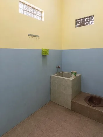 Dijual Rumah Strategis Dekat Alun-alun di Bluru Kidul Sidoarjo - Thumbnail 8