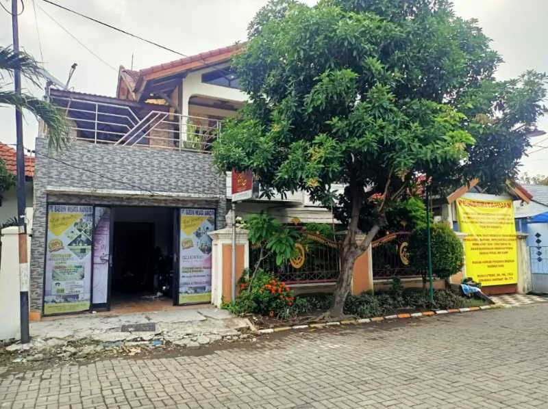 DIJUAL Rumah Mewah 2 Lantai 6 Kamar, Kawasan Premium Dekat Bandara – Deltasari Indah, Waru, Sidoarjo