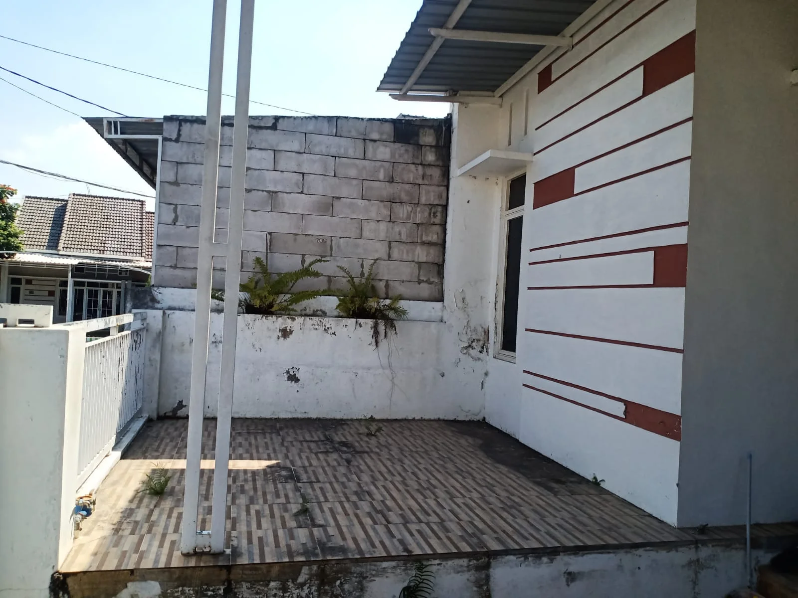 Dijual Rumah Dengan Lokasi Nyaman dan Strategis di Griya Maharaja, Karangploso, Malang - Thumbnail 2
