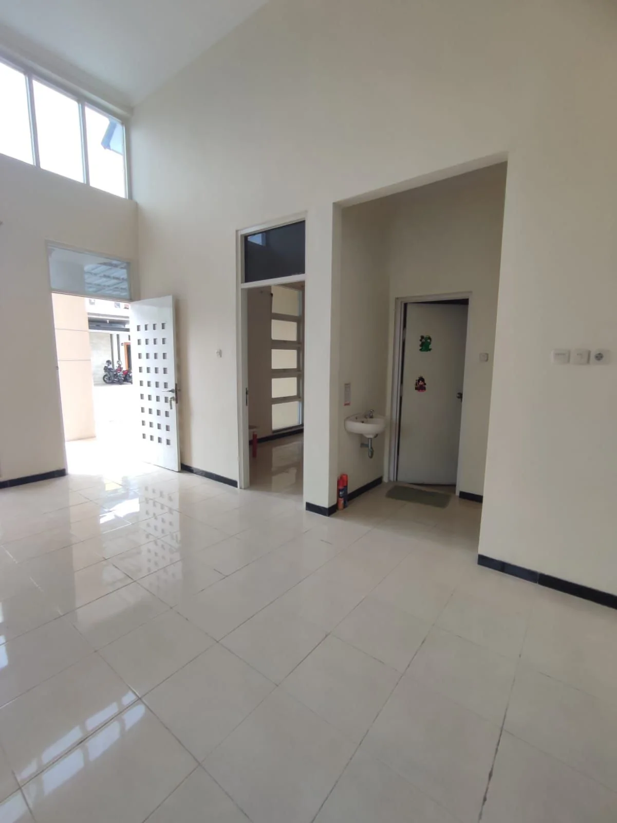 Dijual Rumah Kawasan Sukolilo Park Regency Hamlet Surabaya Timur - Thumbnail 4
