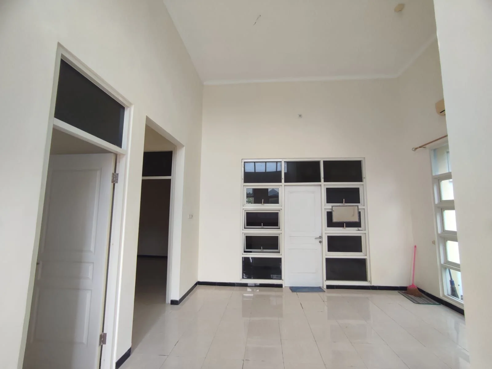 Dijual Rumah Kawasan Sukolilo Park Regency Hamlet Surabaya Timur - Thumbnail 7