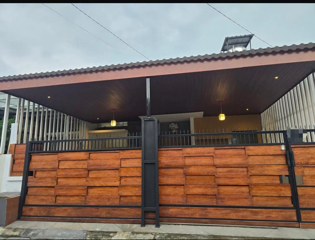 Dijual Rumah Siap Huni Semi Furnish di The Green Leaf Regency, Penjaringan Sari – Rungkut, Surabaya Selatan