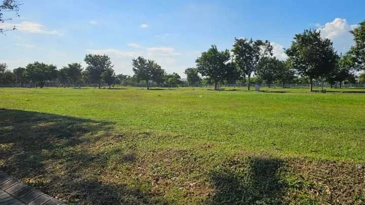 Dijual 2 Tanah Kavling Premium Luas Strategis di Wilayah Grand Pakuwon Cluster Canberra Surabaya Barat - Thumbnail 3