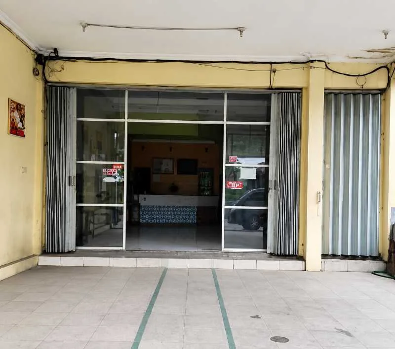 Dijual / Disewakan Ruko Lokasi Nol Jalan Raya Kembar Sememi Jaya Benowo Surabaya Barat - Image 1