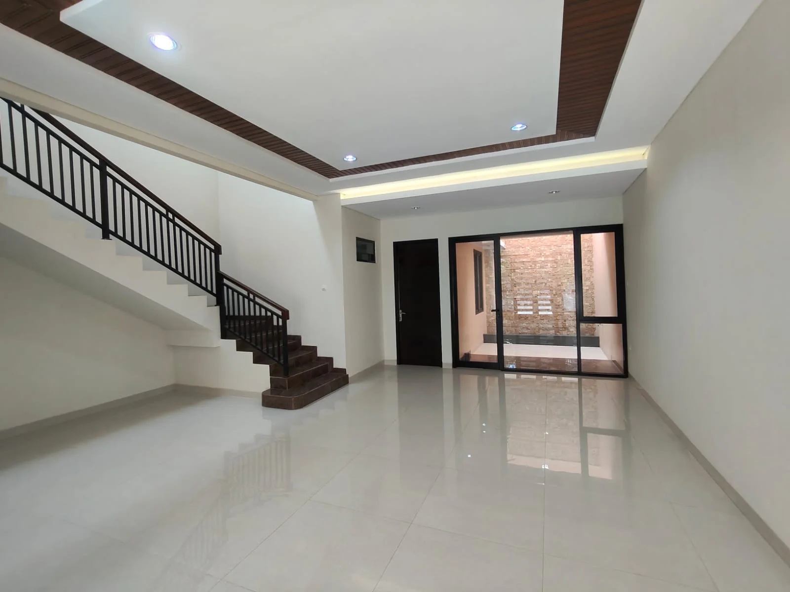 Dijual Rumah Baru Gress di Manyar Tirtoyoso, Surabaya Timur - Thumbnail 2