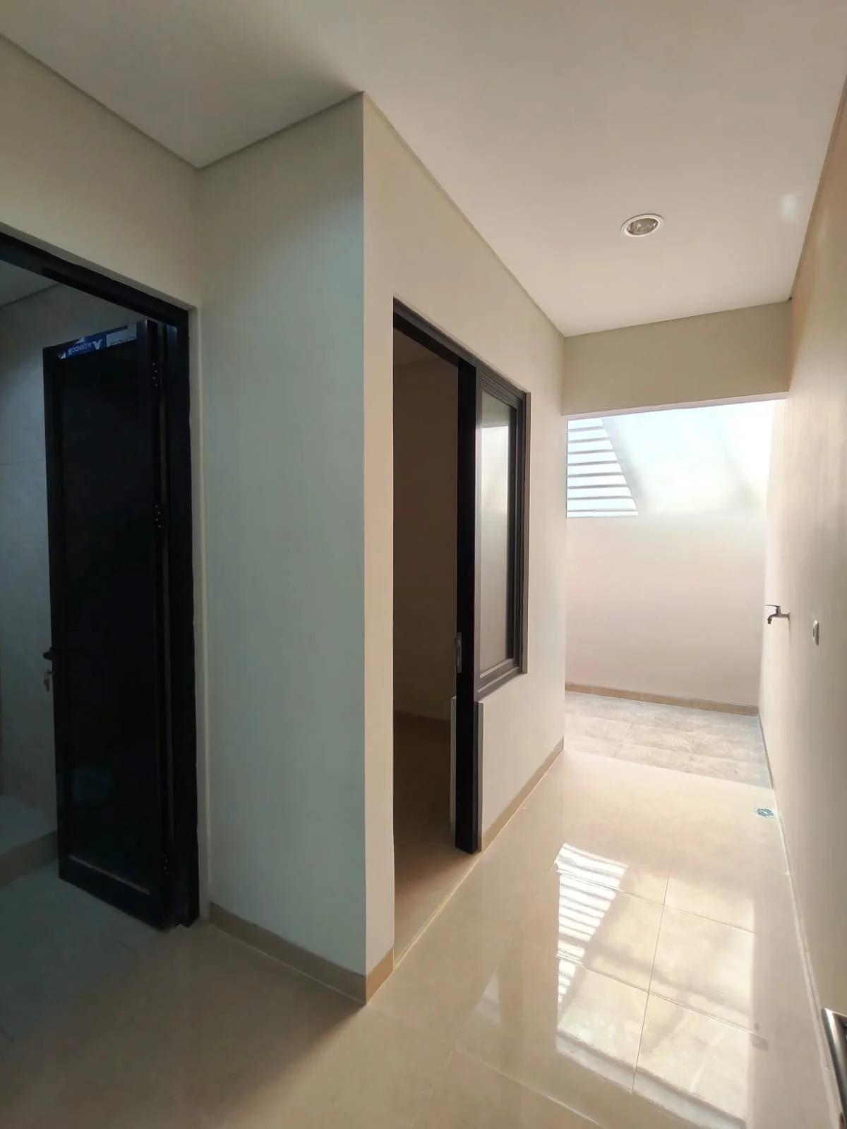 Dijual Rumah Baru Gress di Manyar Tirtoyoso, Surabaya Timur - Thumbnail 4