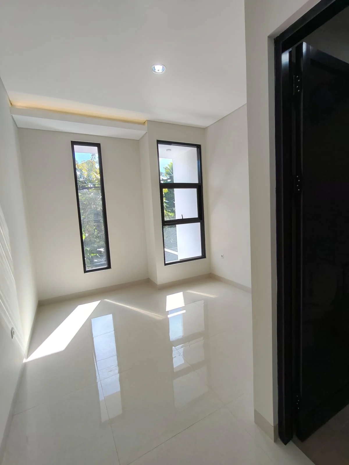Dijual Rumah Baru Gress di Manyar Tirtoyoso, Surabaya Timur - Thumbnail 5
