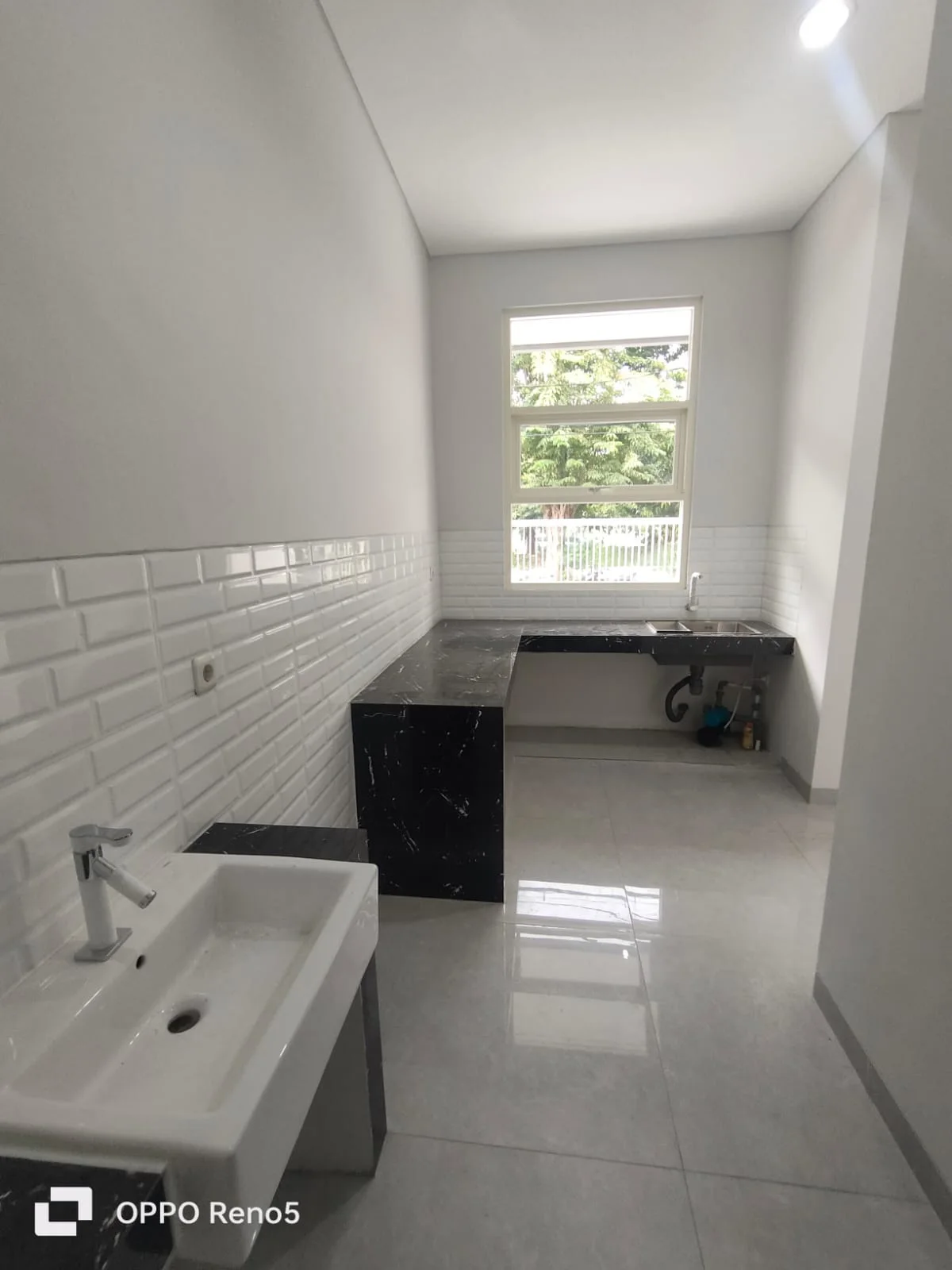 Dijual Rumah Baru Gress di Manyar Tirtoyoso, Surabaya Timur - Thumbnail 6