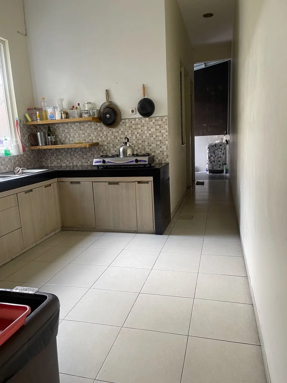 Dijual Rumah Cantik Strategis Semi Furnish di Wilayah Darmo Permai Selatan Surabaya Barat - Thumbnail 2