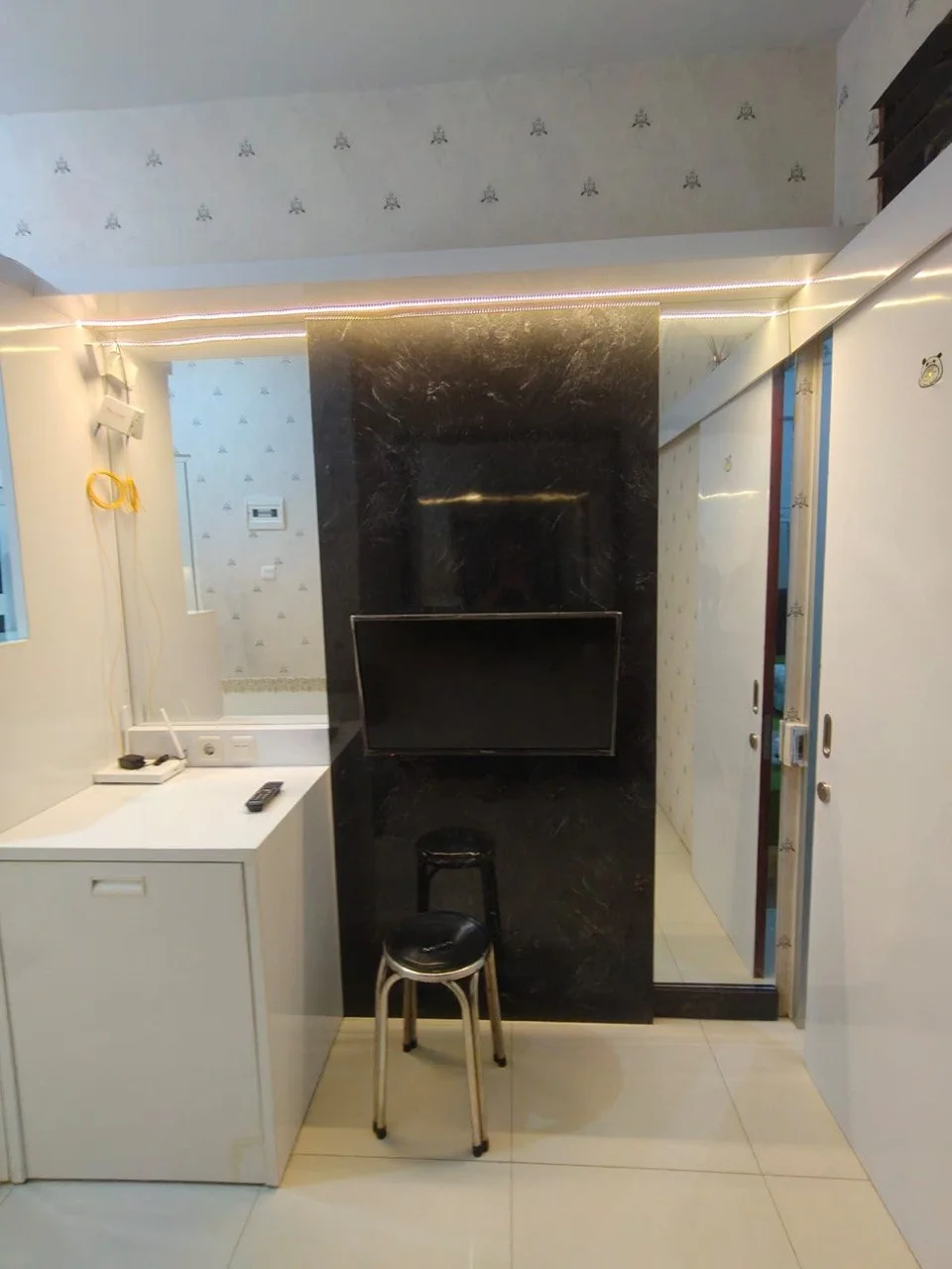 Dijual Apartemen Full Furnish Minimalis View Pool Siap Huni di Gunawangsa Tidar Surabaya Pusat - Thumbnail 8
