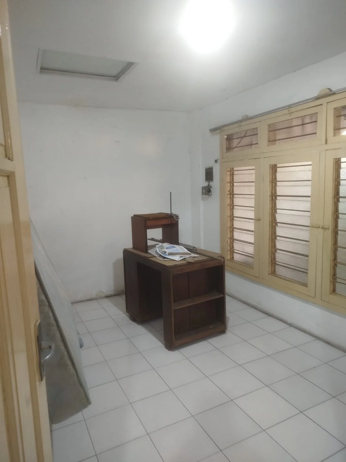 Dijual Rumah 2 Lantai Dekat Tunjungan Plaza di Kedungdoro, Tegalsari, Surabaya Pusat - Thumbnail 6