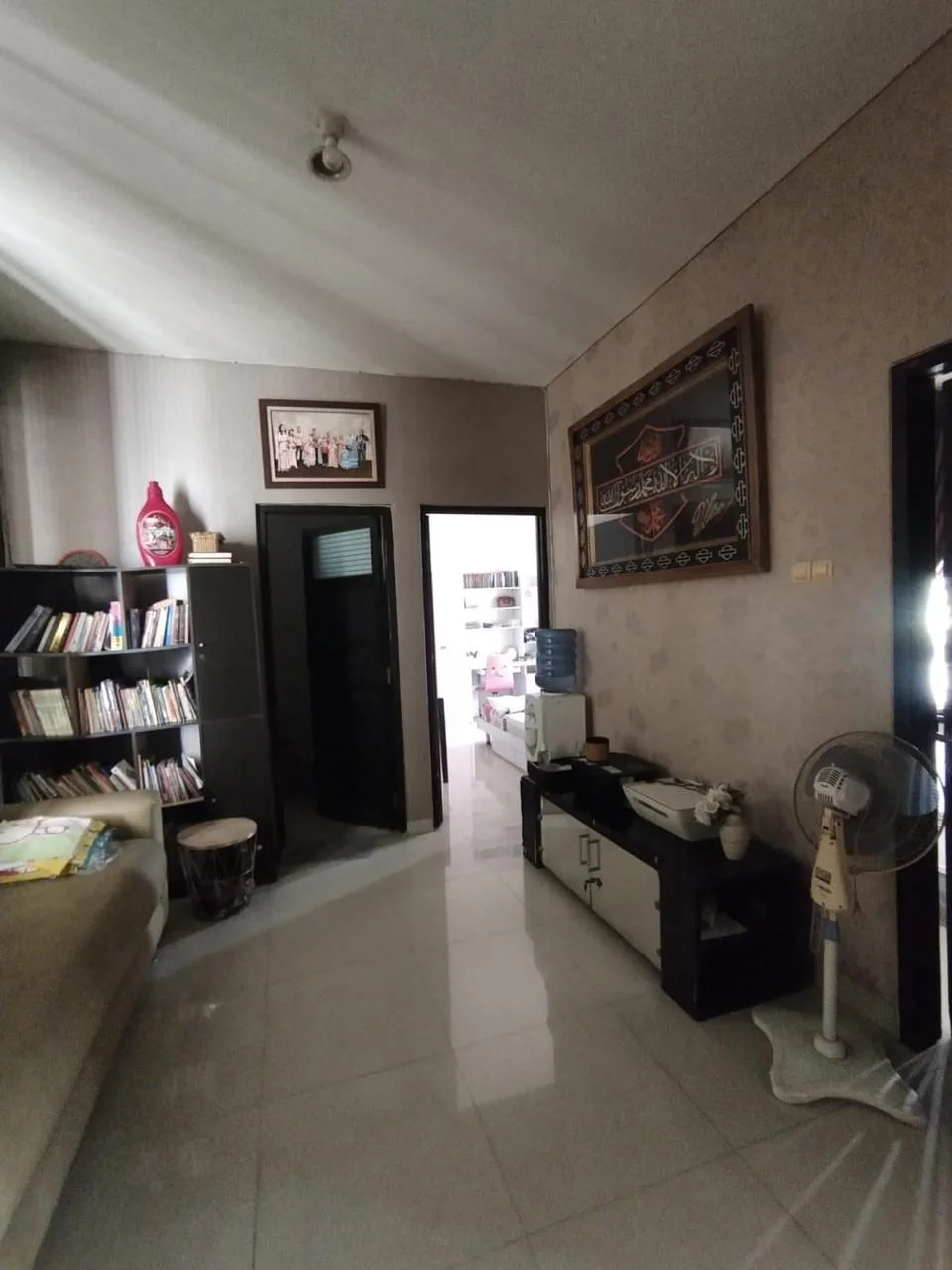 Dijual Rumah Hunian Mewah Siap Huni Terawat Premium di Kawasan The Gayungsari Surabaya Selatan - Thumbnail 4