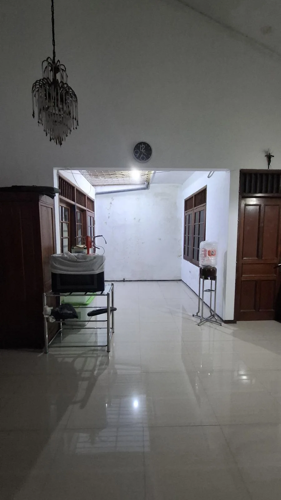 Disewakan Rumah Luas 3 BR Kawasan Premium Darmo Permai Selatan Surabaya Barat - Thumbnail 5