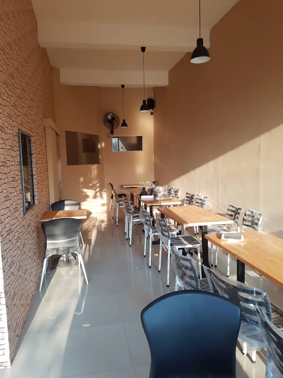 Dijual Ruko 3,5 Lantai + Interior Cafe Seberang Proyek Apartemen ATRIVM di Kuwukan, Lakarsantri, Surabaya Barat - Thumbnail 3